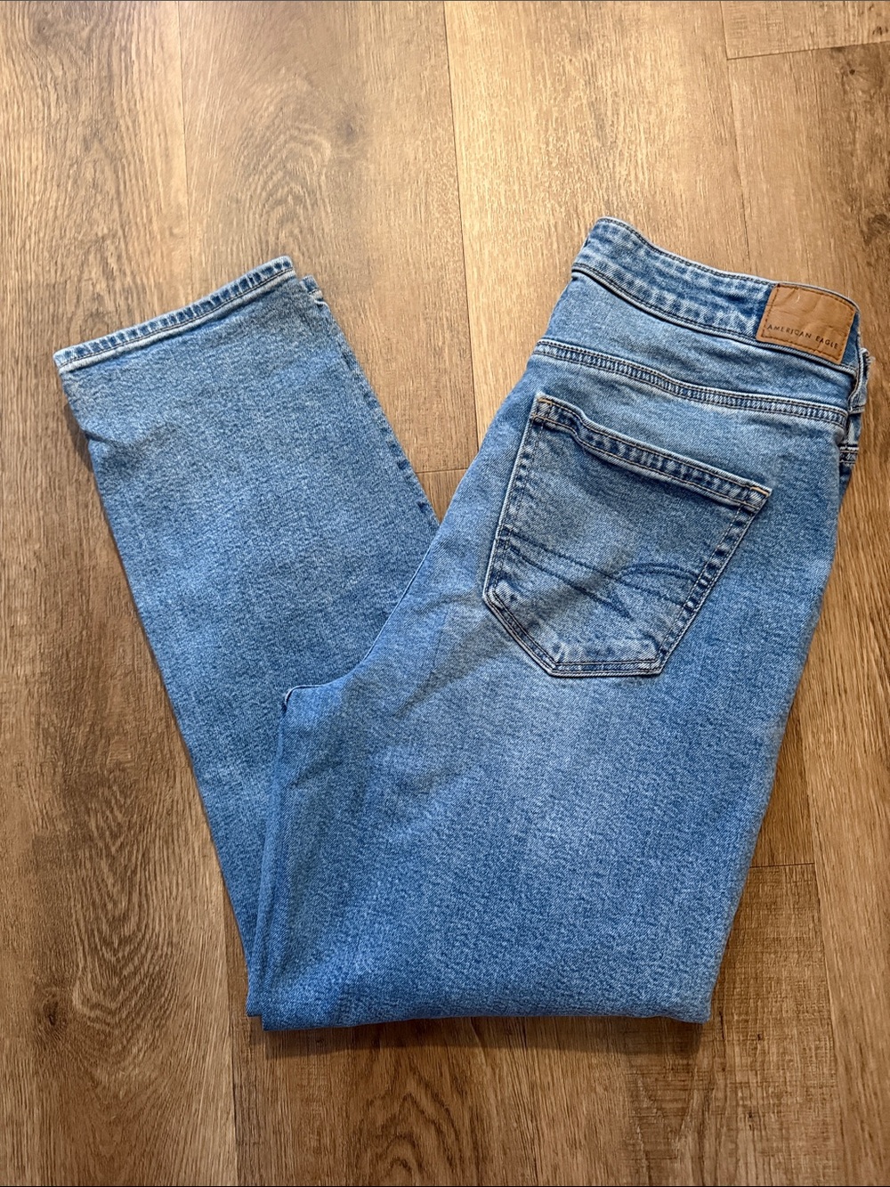 American Eagle Strigid Mom Jeans Distressed Denim Women's Size 10 Short - Picture 4 of 11